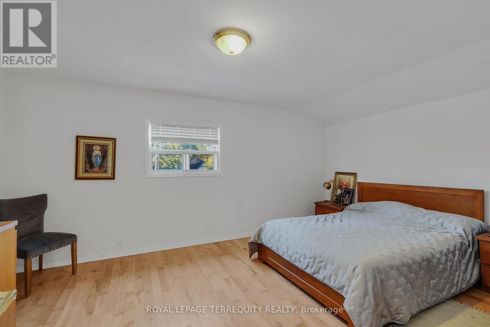1052 GLENGROVE AVENUE - 18