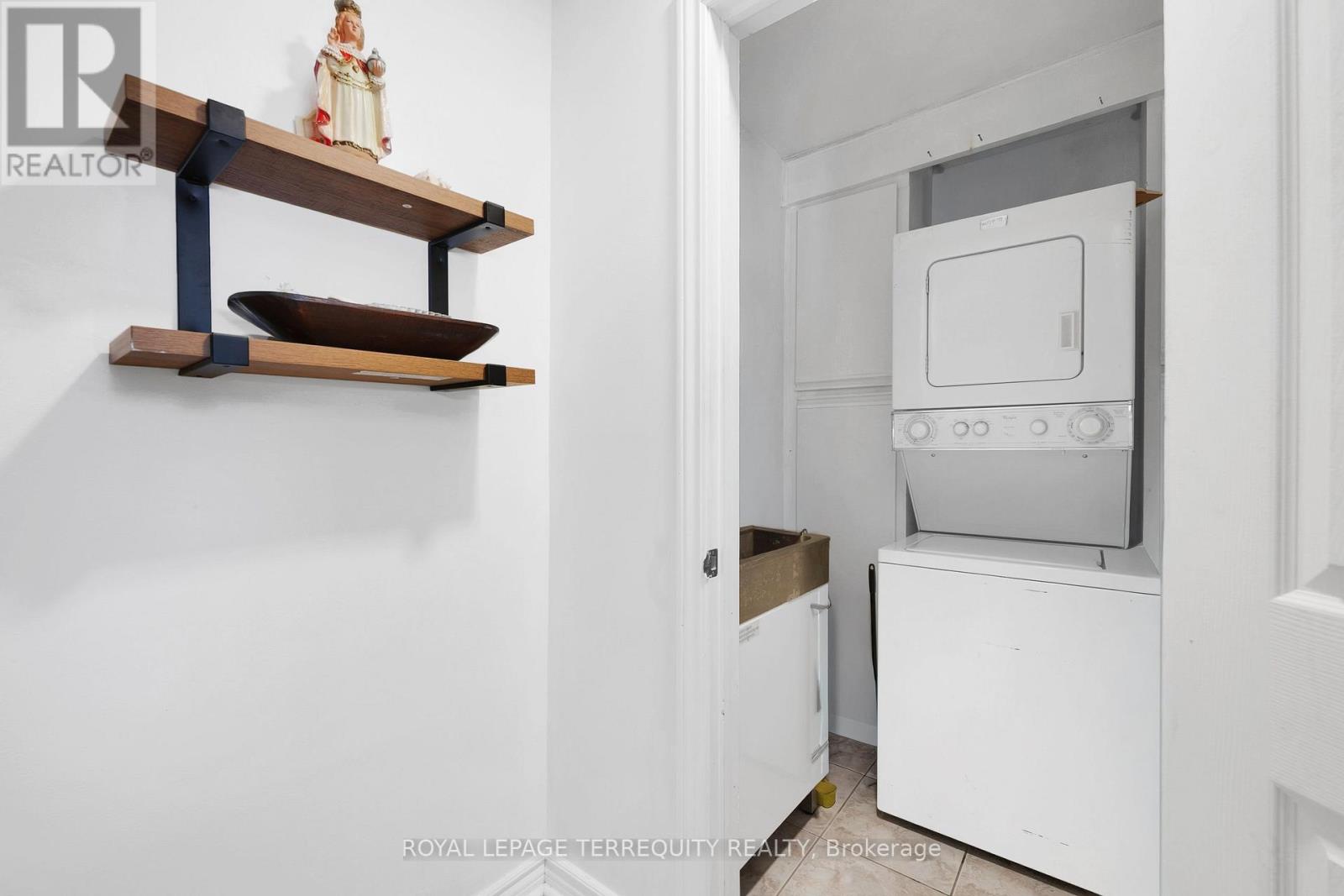 1052 GLENGROVE AVENUE - 17