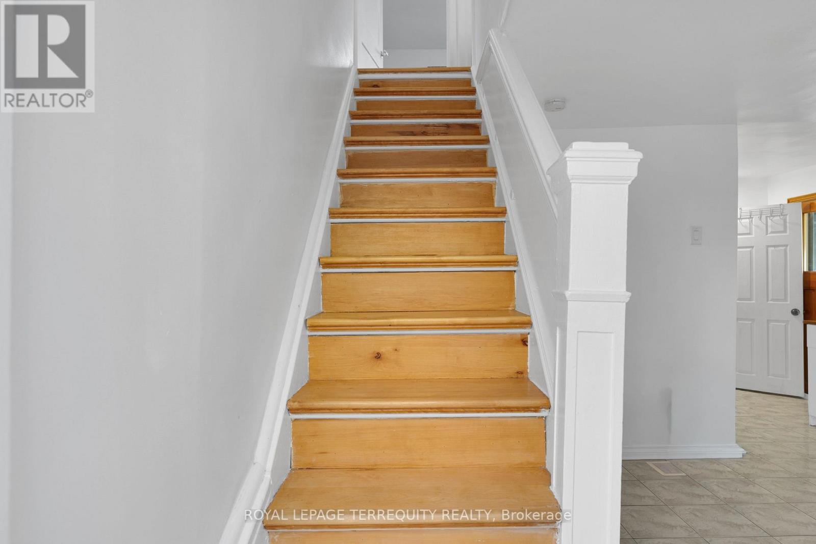 1052 GLENGROVE AVENUE - 15