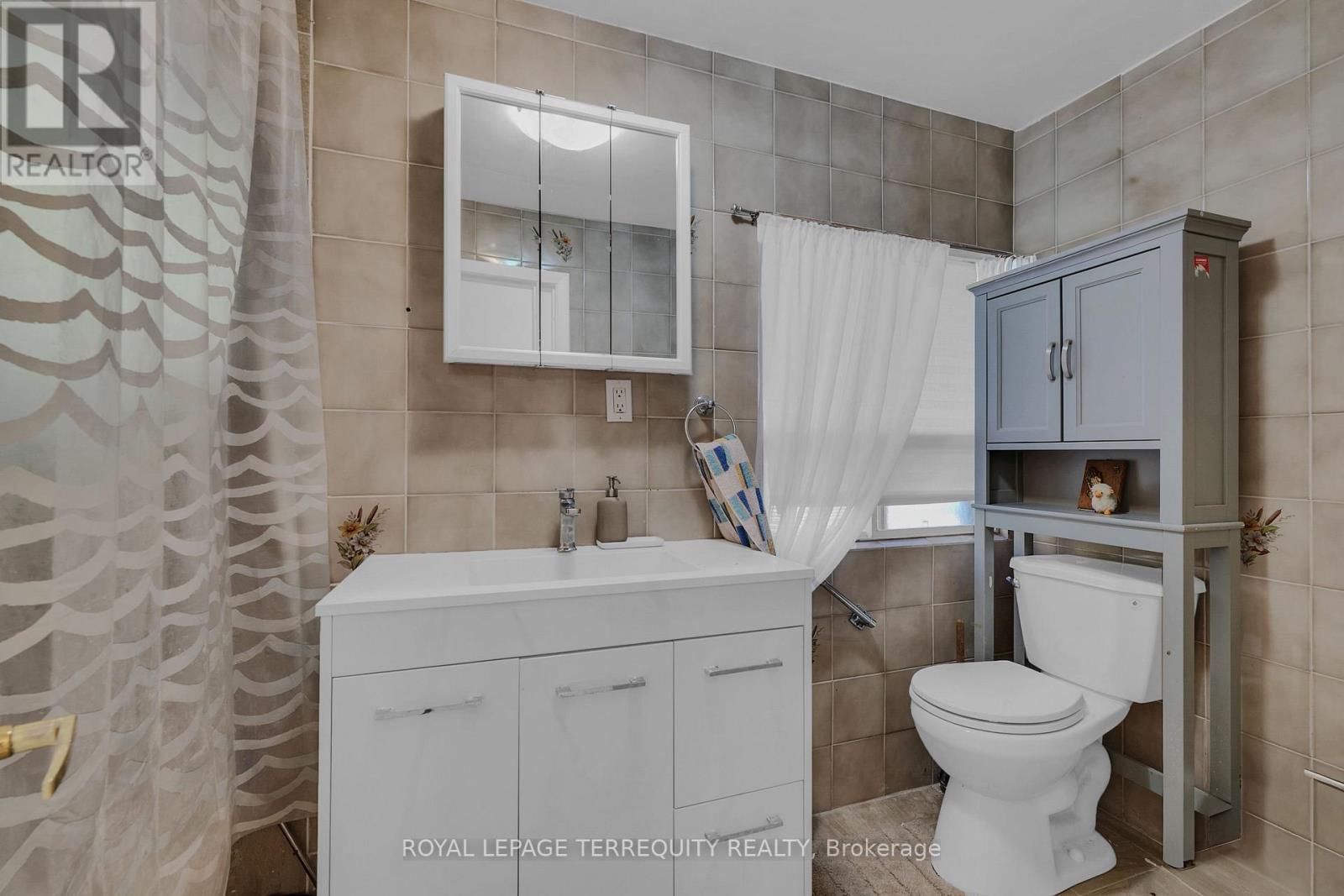 1052 GLENGROVE AVENUE - 16