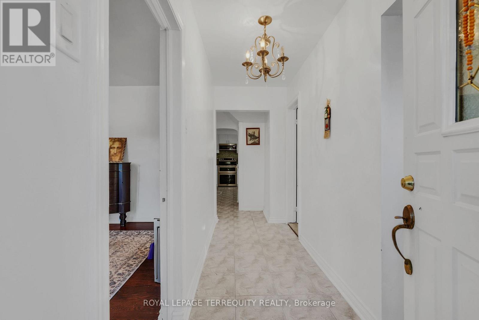 1052 GLENGROVE AVENUE - 24
