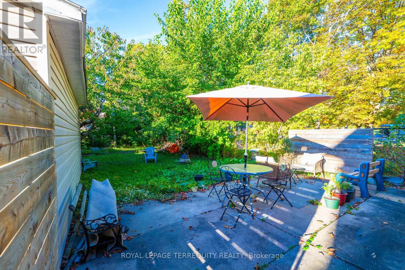 1052 GLENGROVE AVENUE - 31