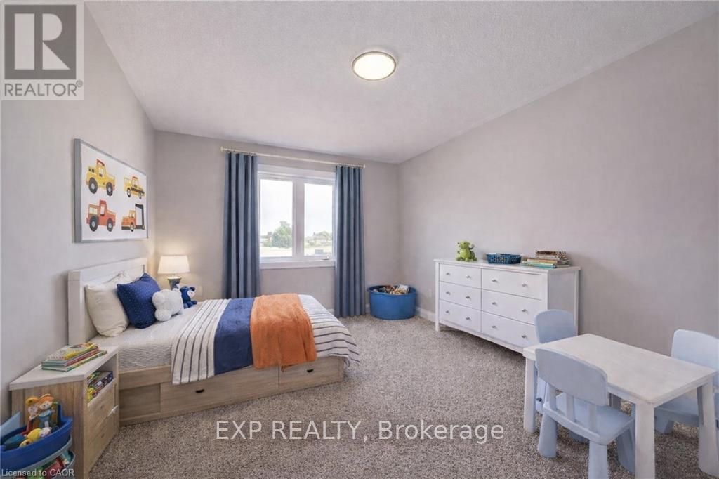 102 THACKERAY WAY - 11