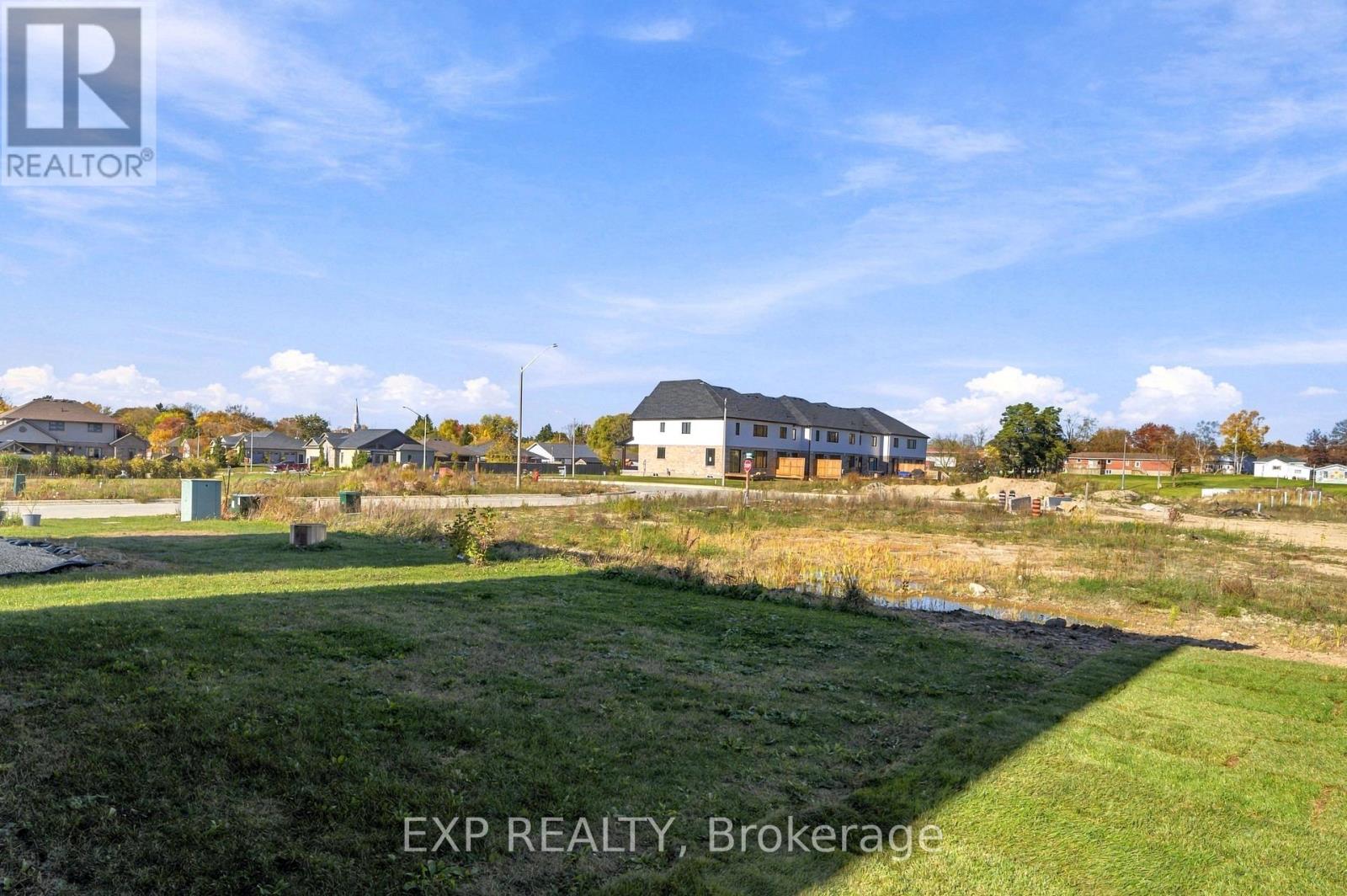 102 THACKERAY WAY - 38