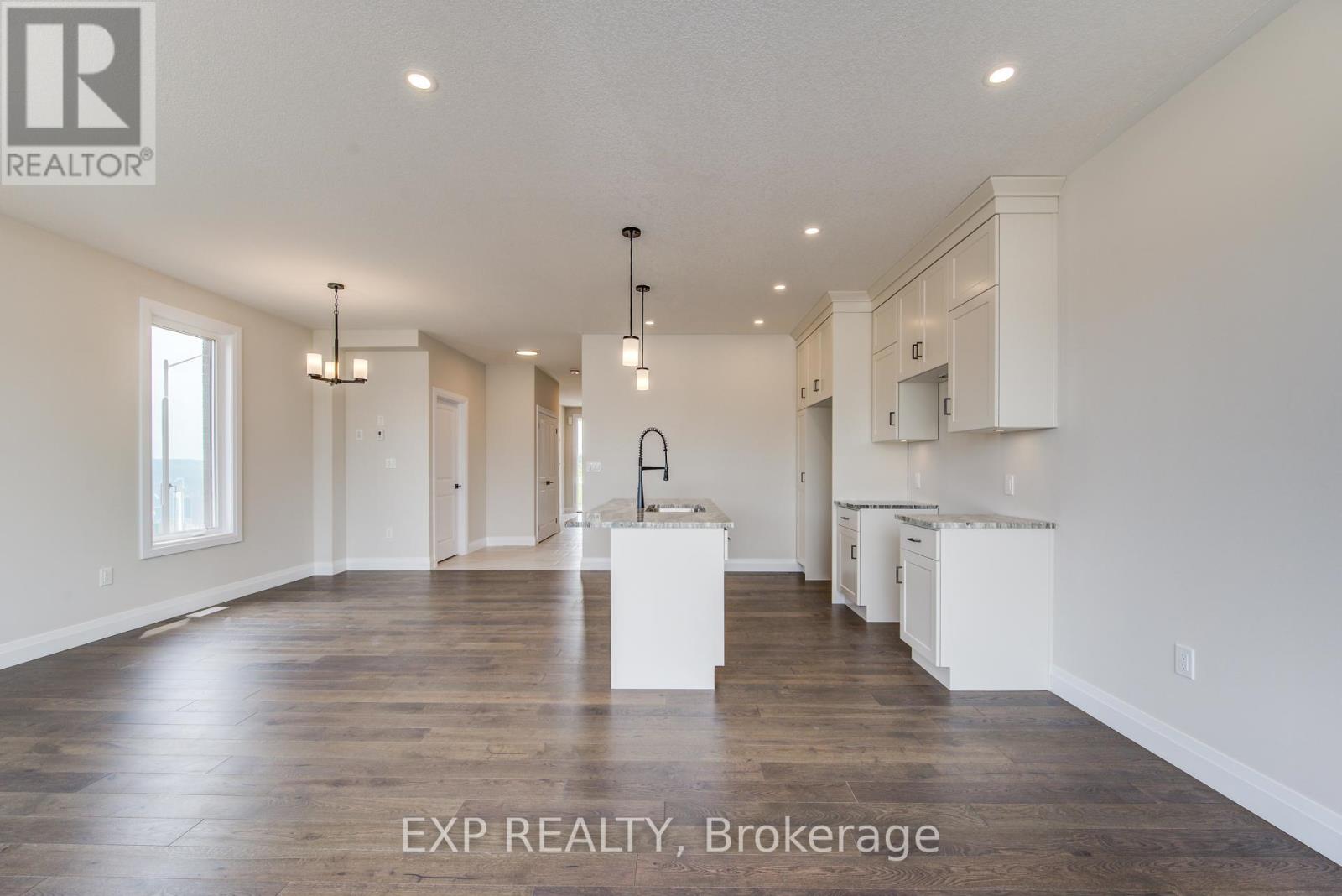 102 THACKERAY WAY - 20