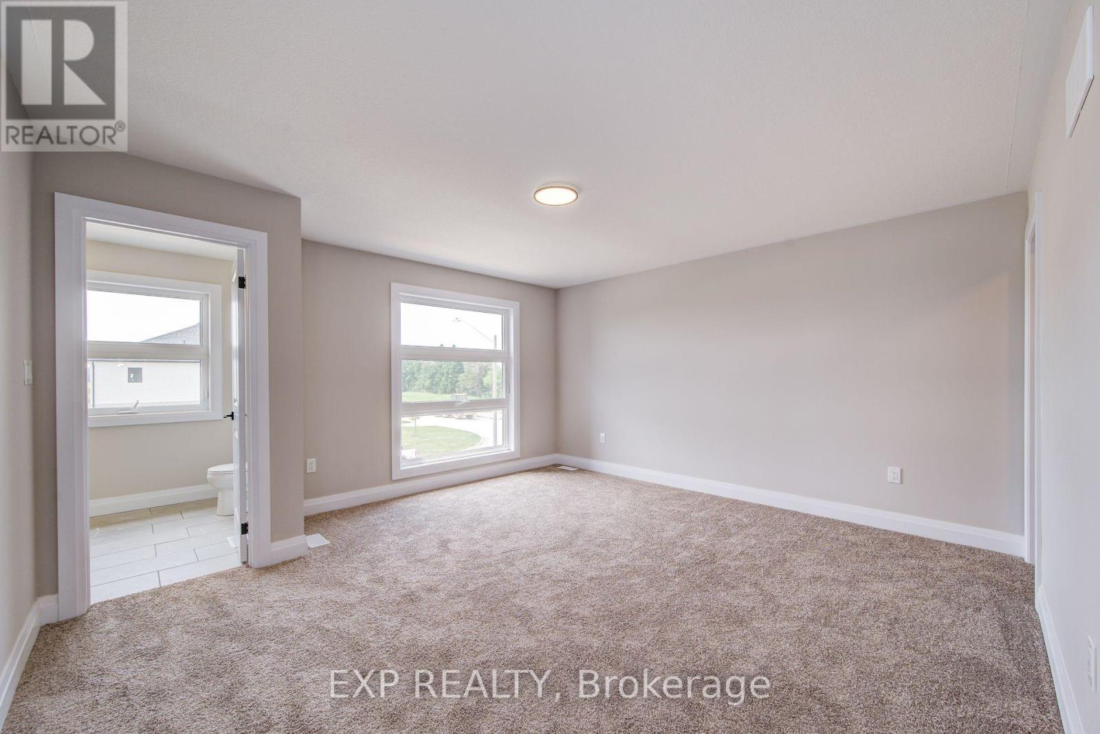 102 THACKERAY WAY - 31