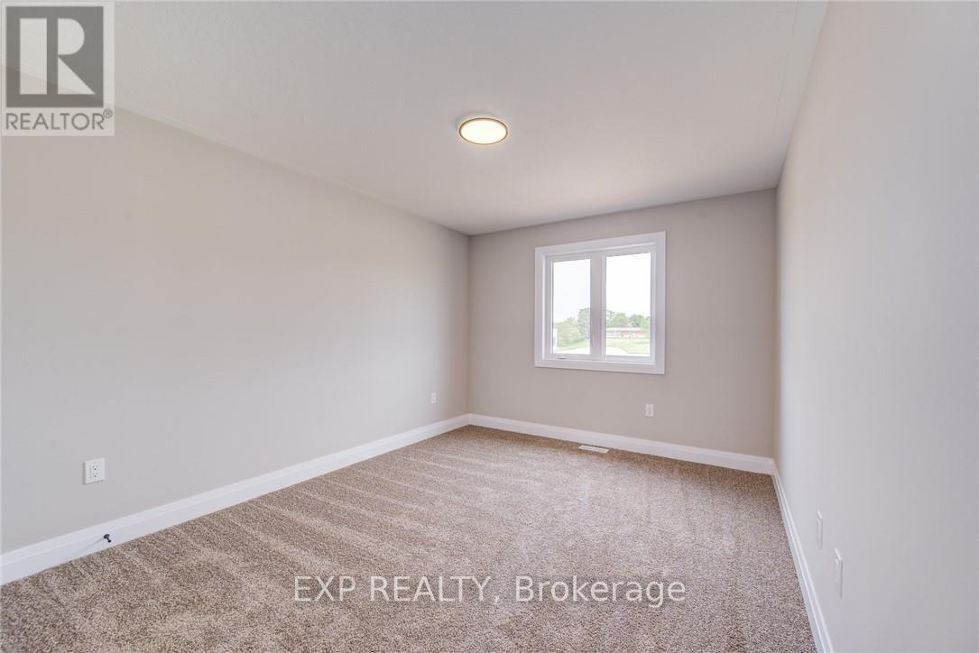102 THACKERAY WAY - 36