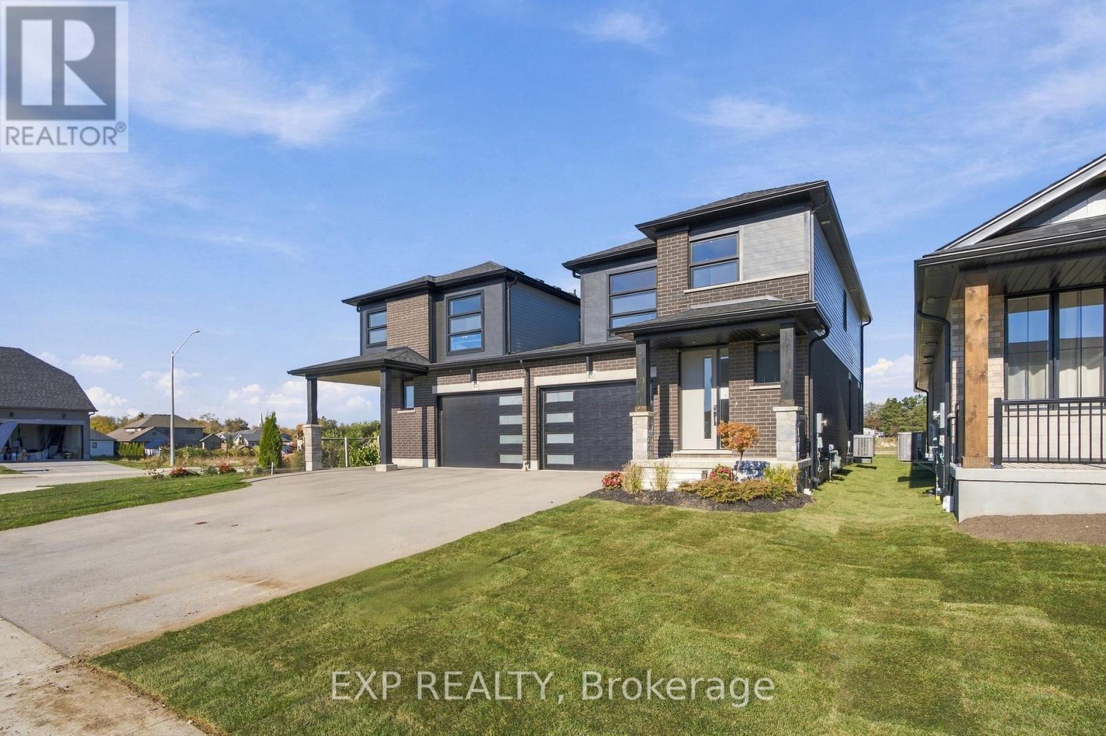 102 THACKERAY WAY - 6