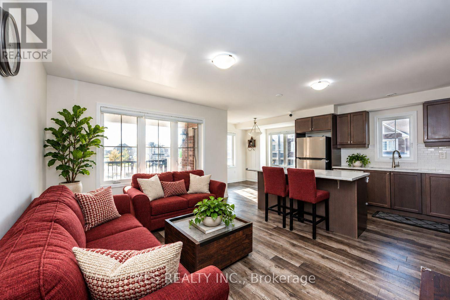 873 Cactus Point East, Milton, ON photo 3