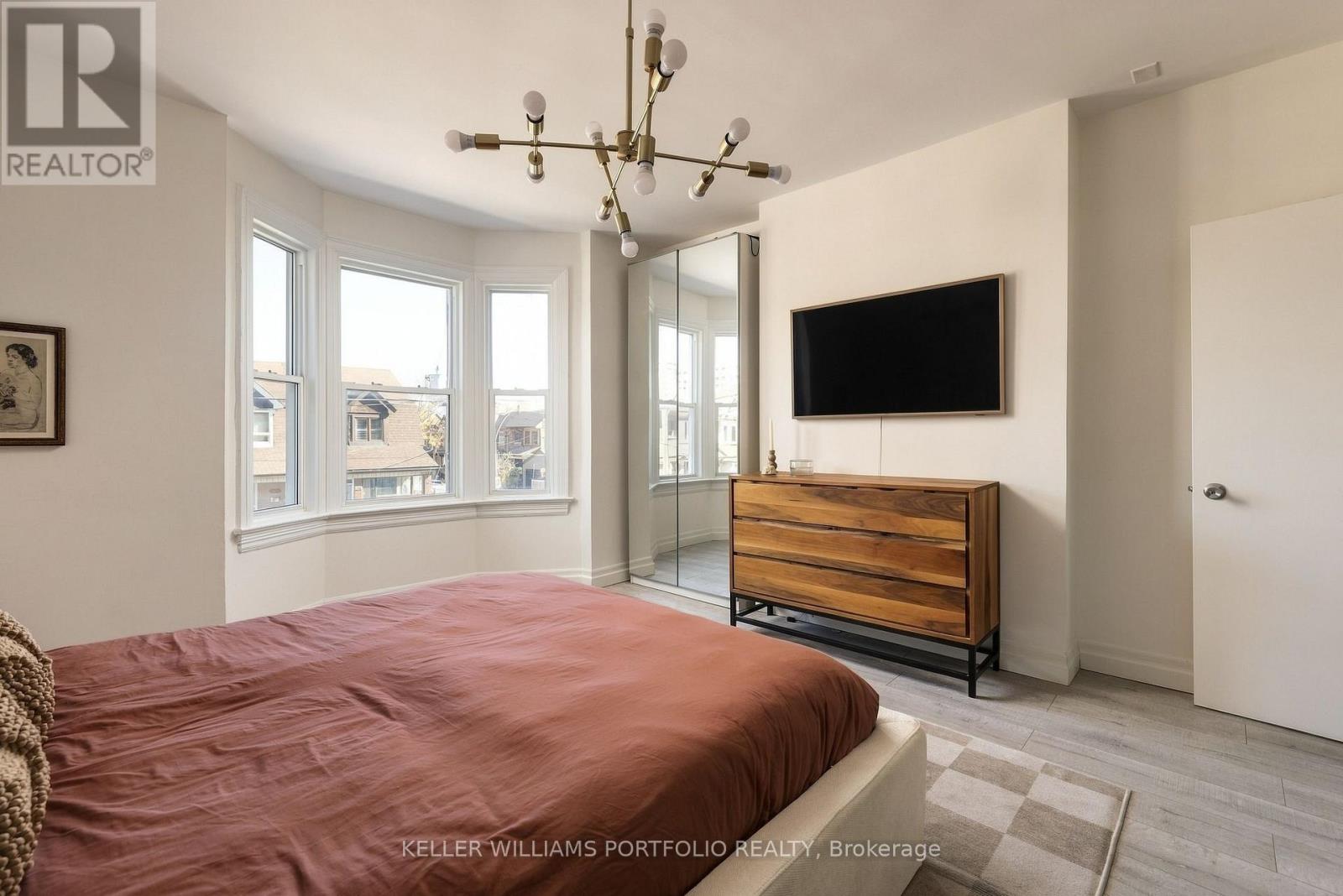 1006 Ossington Avenue, Toronto, ON photo 13