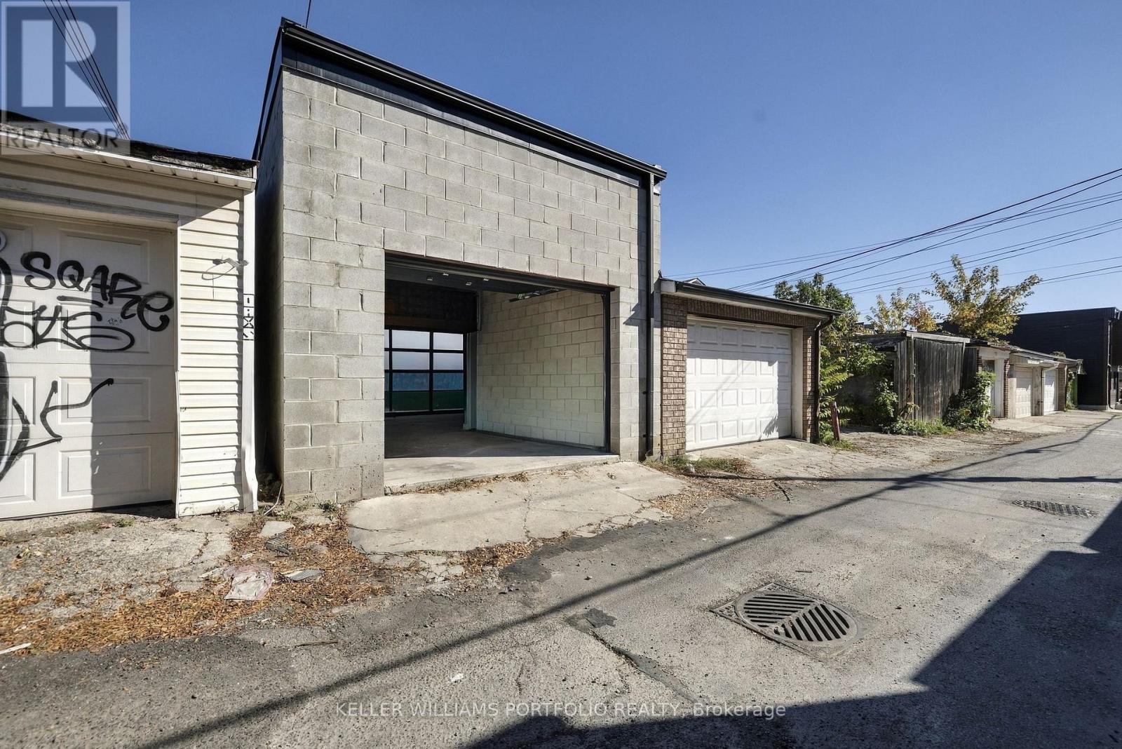 1006 Ossington Avenue, Toronto, ON photo 31
