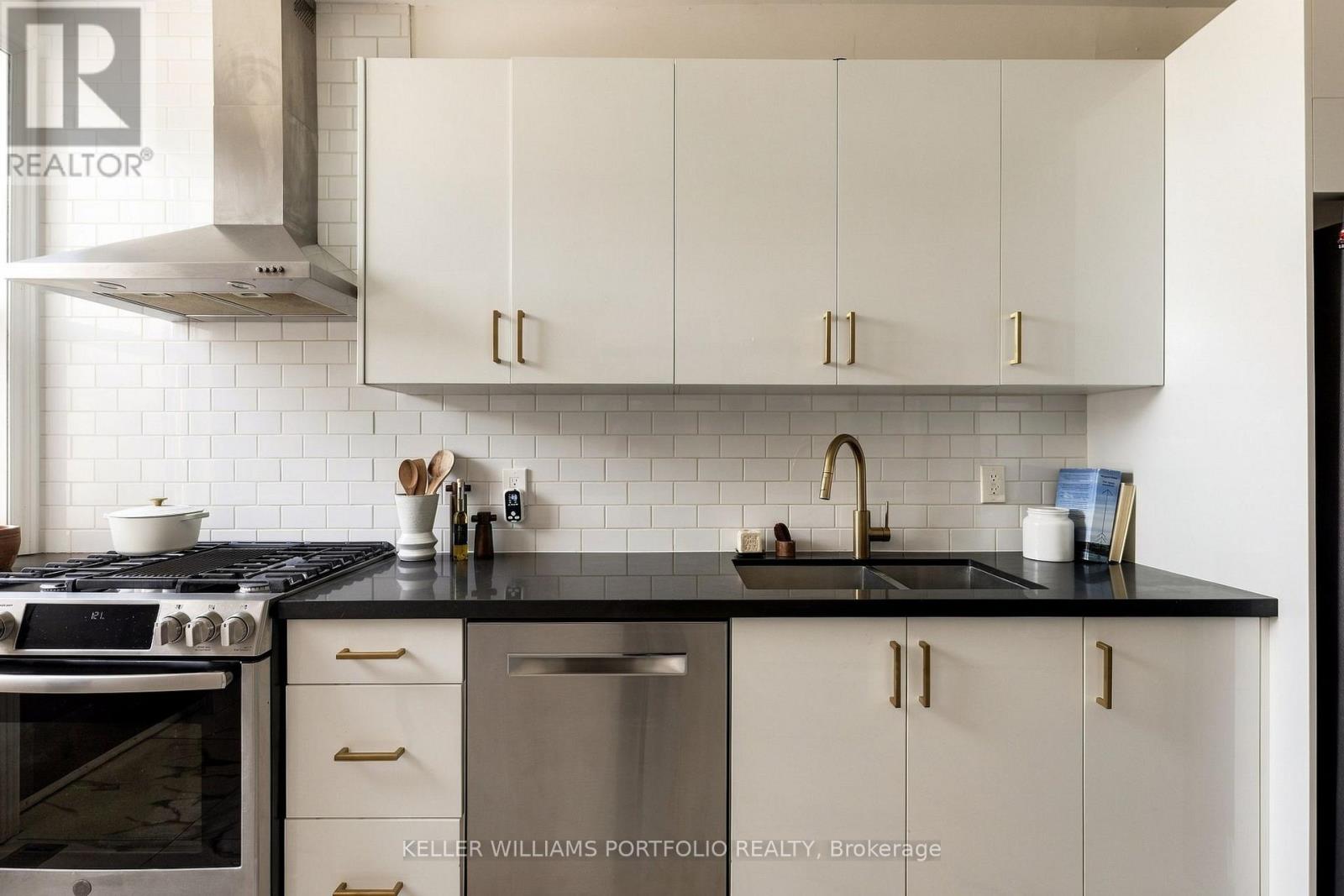 1006 Ossington Avenue, Toronto, ON photo 8