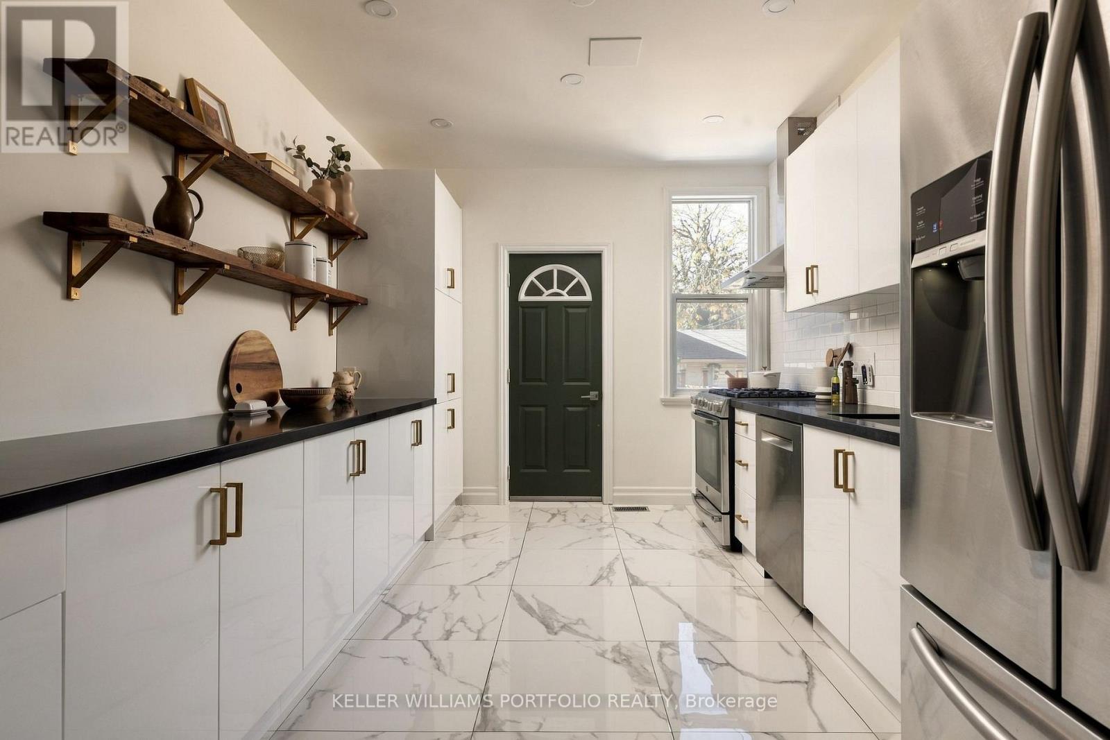 1006 Ossington Avenue, Toronto, ON photo 9