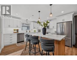 Kitchen - 635 King Street, Minto, ON N0G2P0 Photo 7