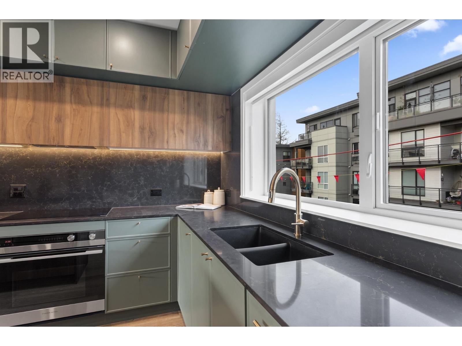 235 602 E 2nd Street, North Vancouver — photo 6