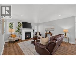 Foyer - 635 King Street, Palmerston, ON N0G2P0 Photo 14