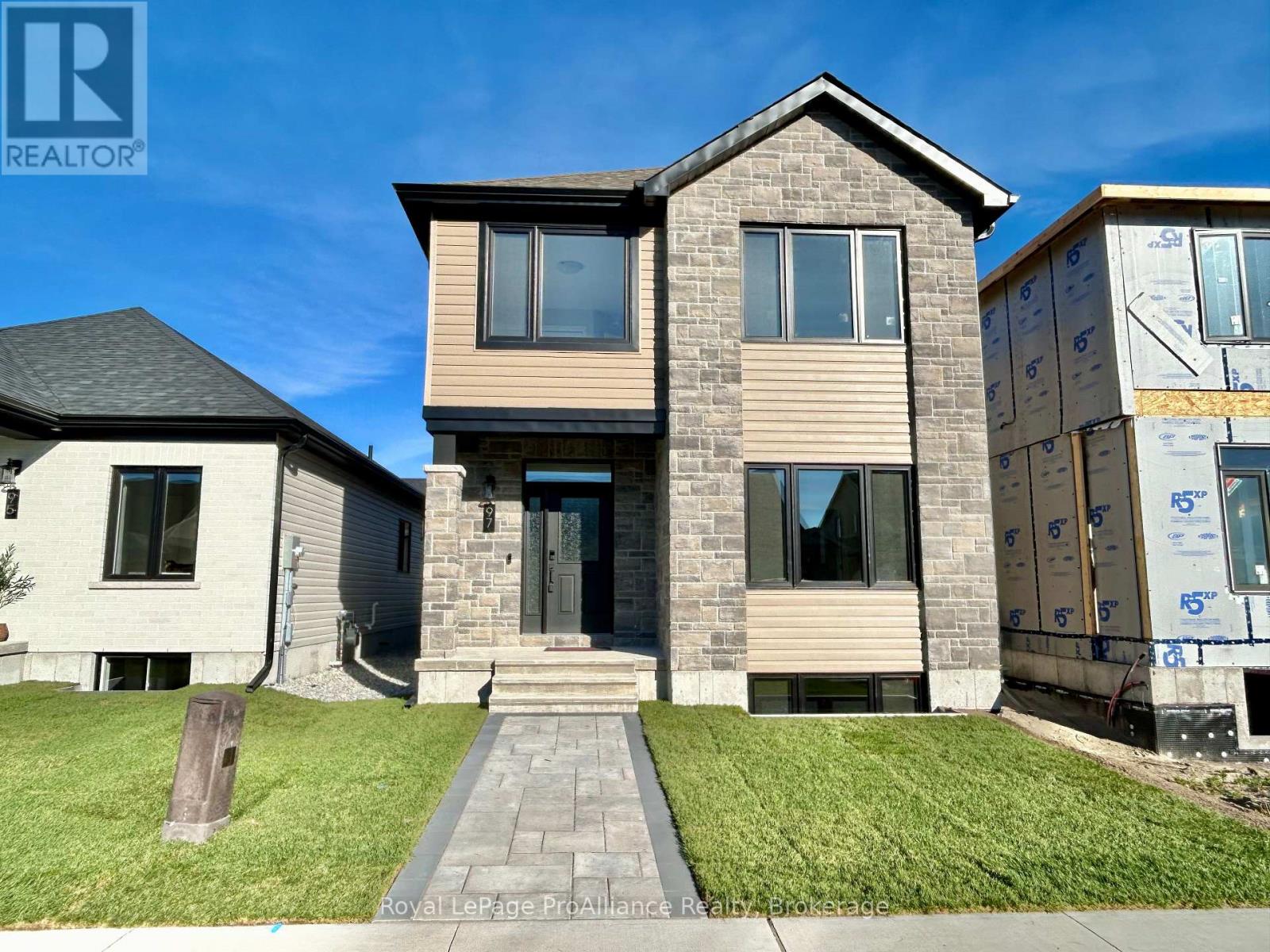 97 Athabaska Drive, Belleville, ON photo 1
