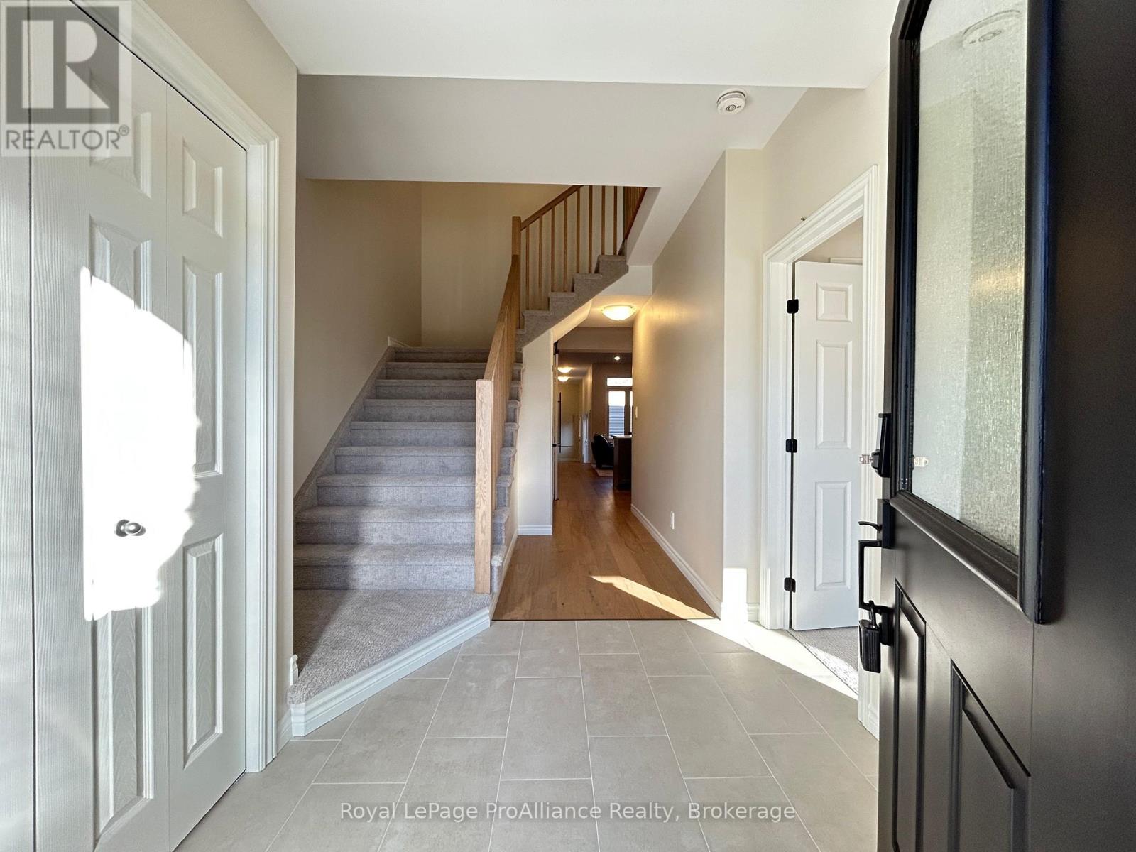 97 Athabaska Drive, Belleville, ON photo 2