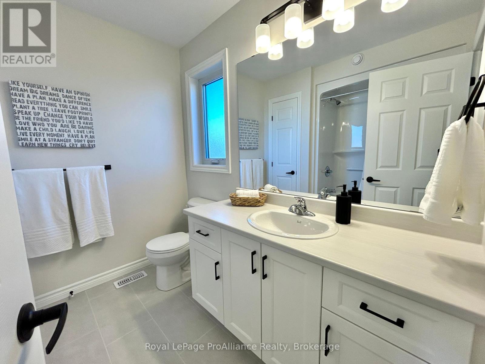 97 Athabaska Drive, Belleville, ON photo 22