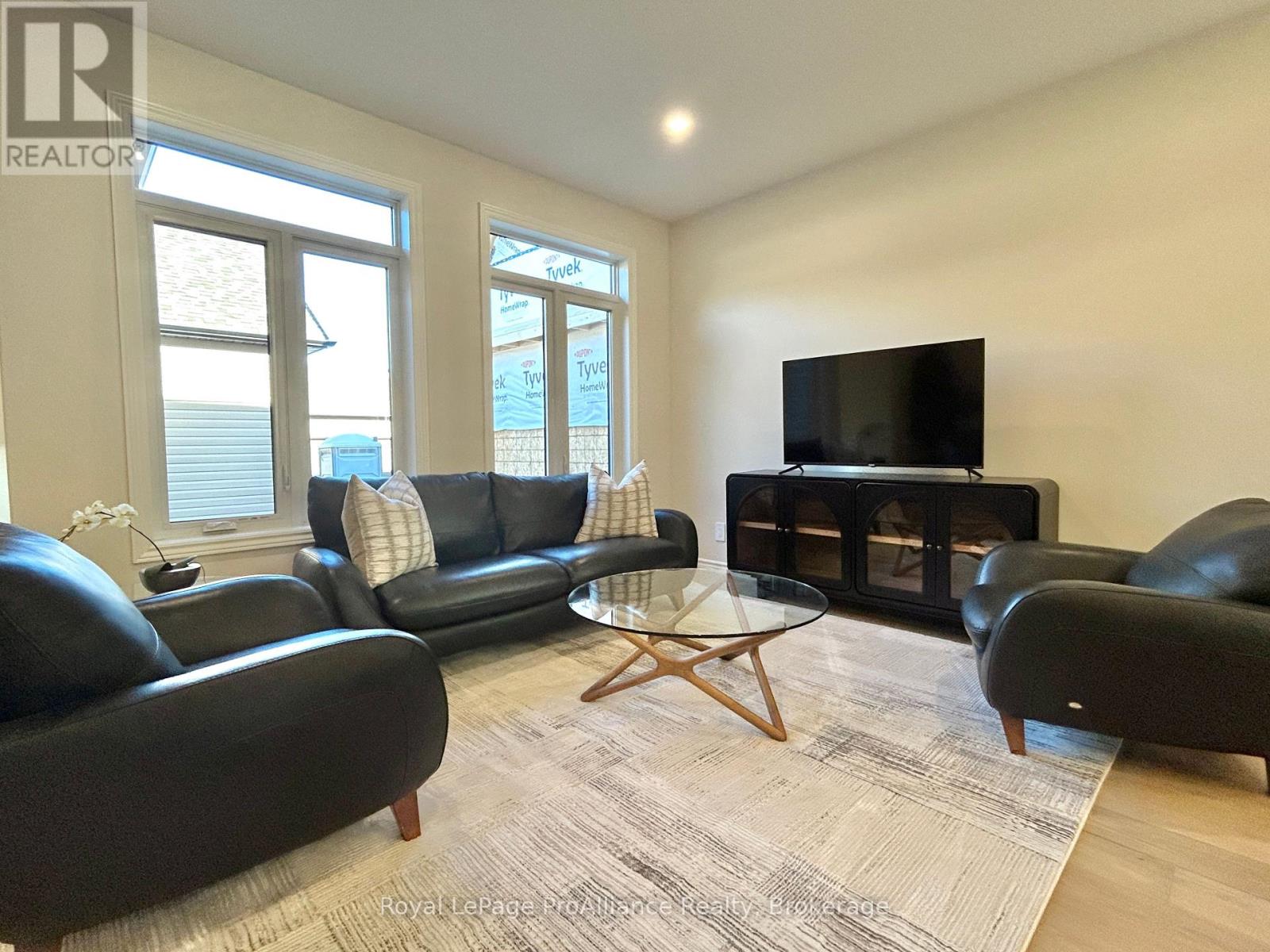 97 Athabaska Drive, Belleville, ON photo 6