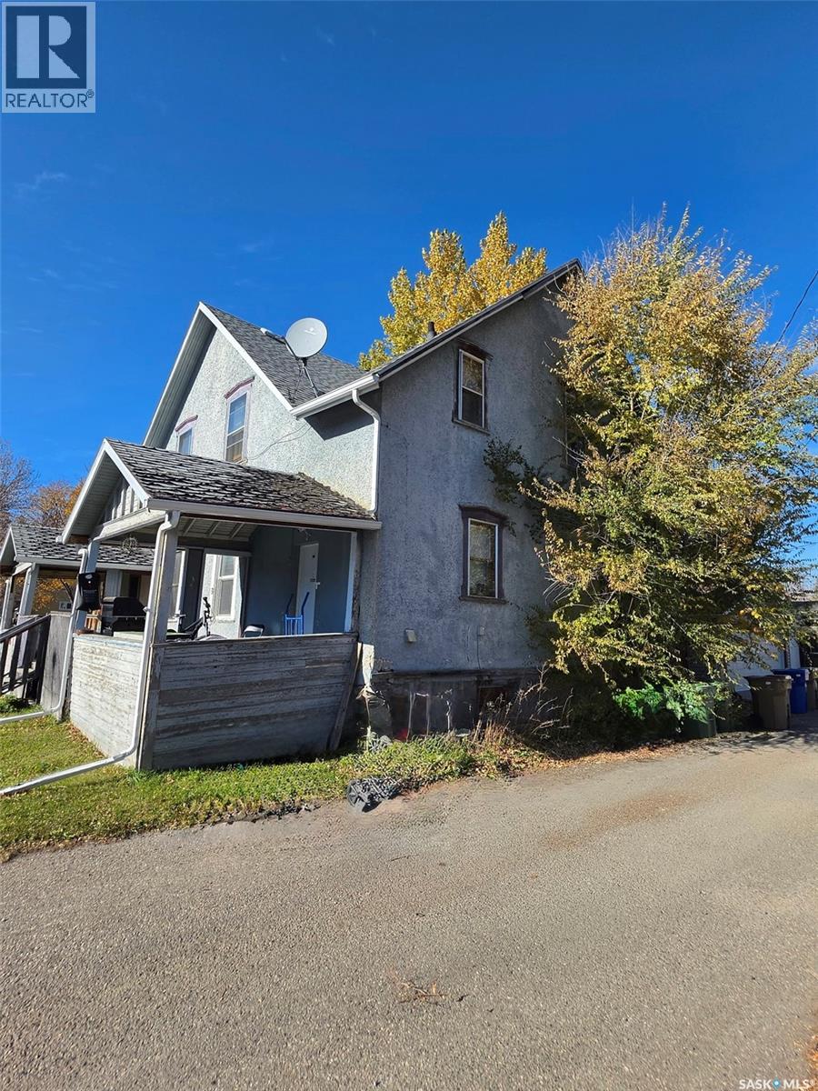 722 17th AVENUE, Regina — photo 2