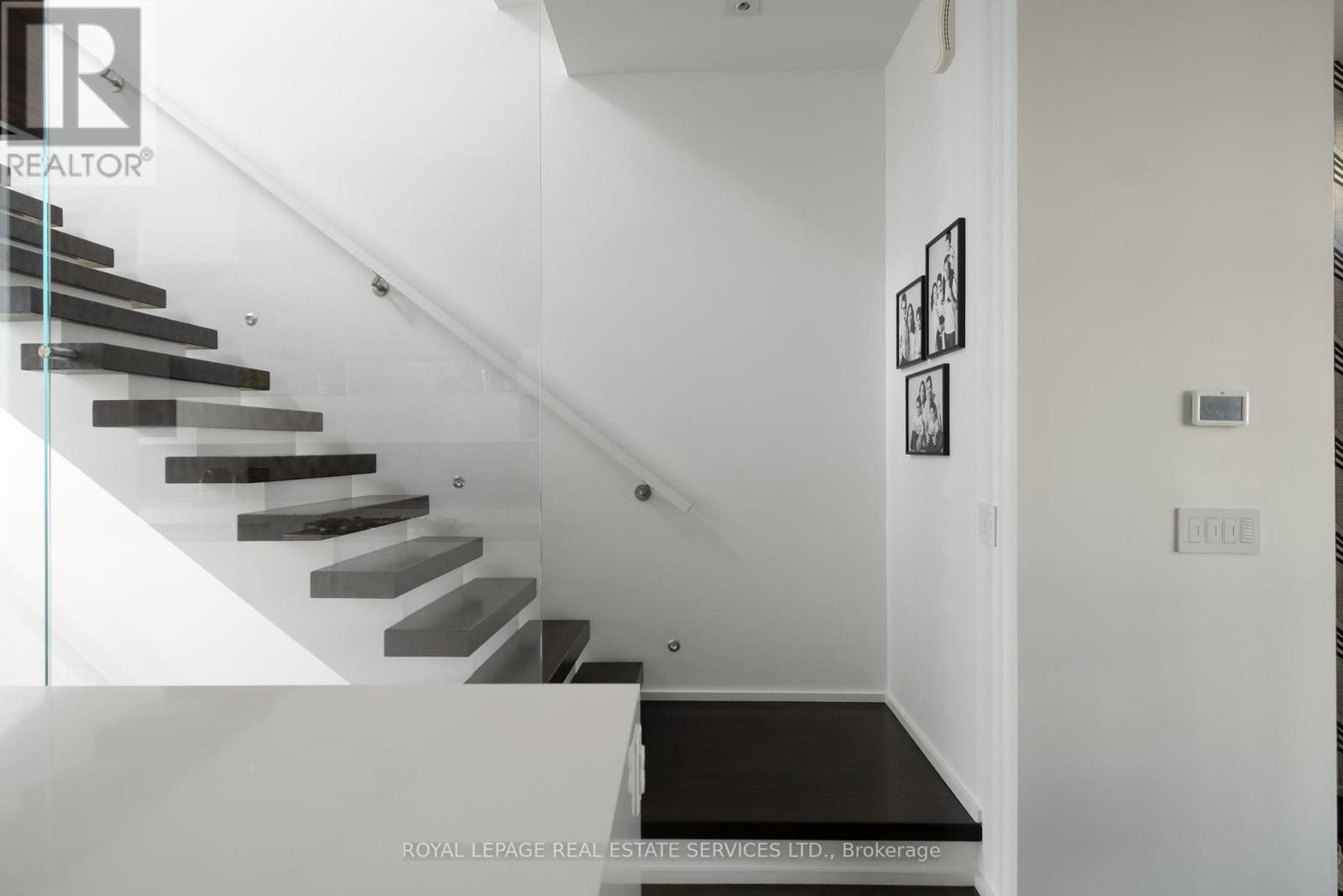 243 Claremont Street, Toronto, ON photo 11