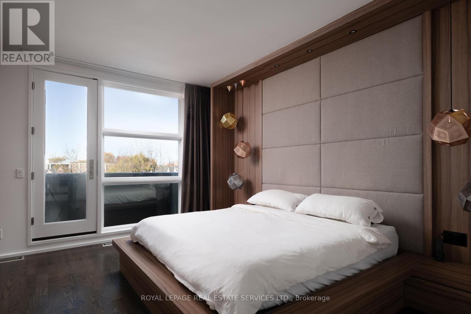 243 Claremont Street, Toronto, ON photo 12
