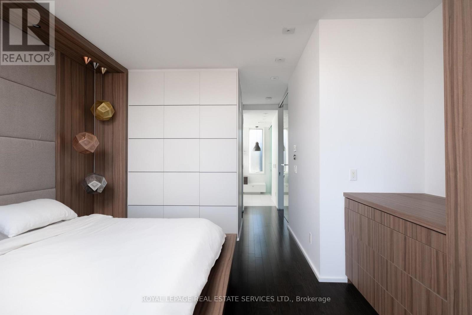 243 Claremont Street, Toronto, ON photo 14