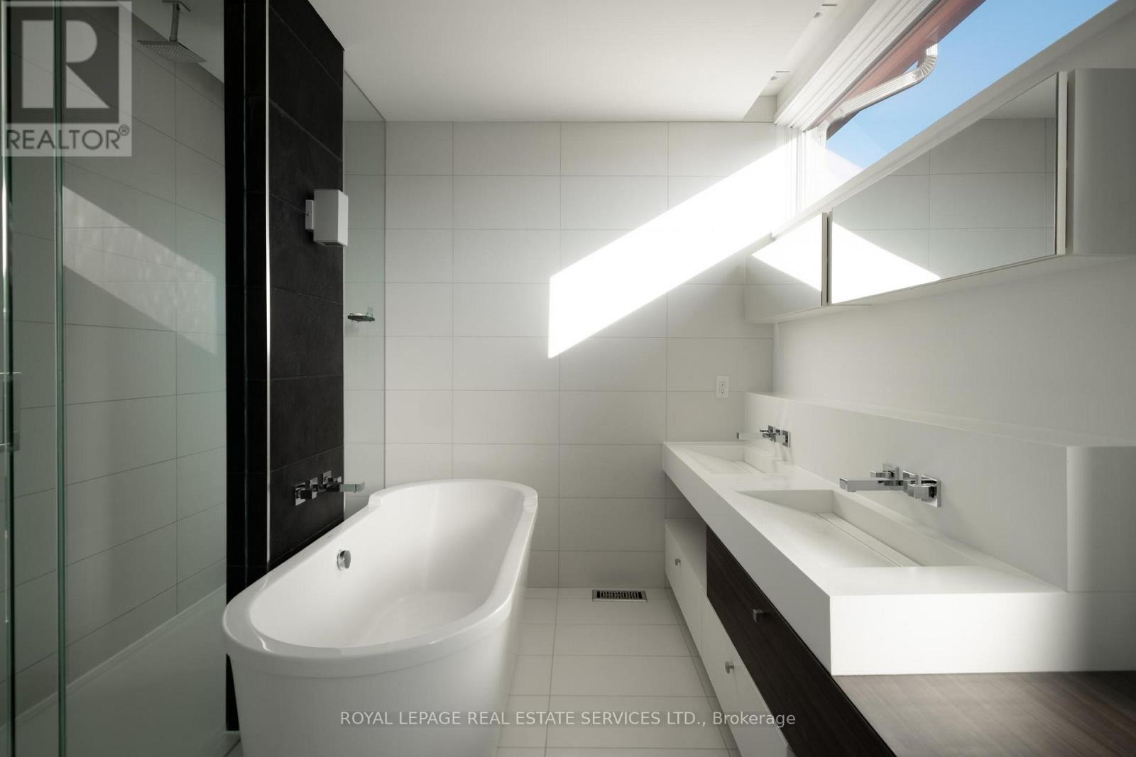 243 Claremont Street, Toronto, ON photo 15