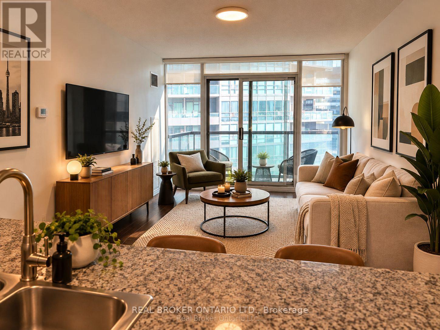 605- 51 Lower Simcoe Street, Toronto, ON photo 5