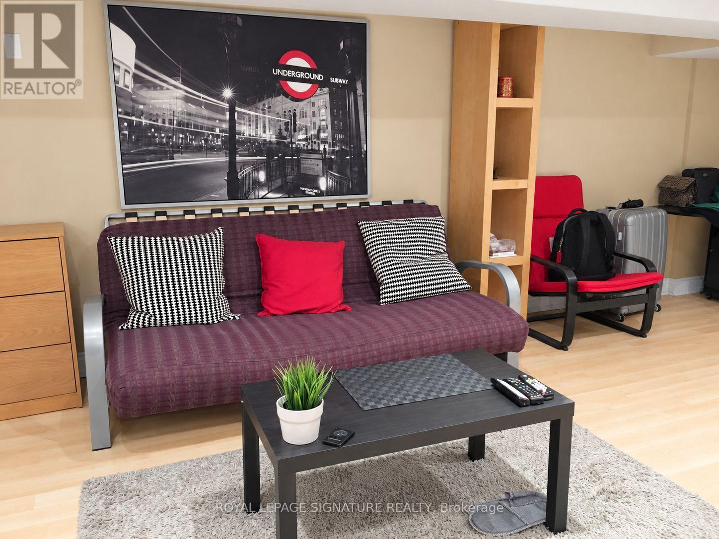LOWER - 211 MELITA AVENUE, Toronto (Wychwood) — photo 4