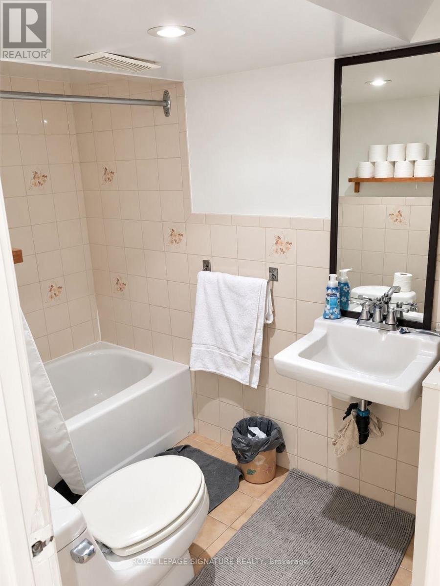 LOWER - 211 MELITA AVENUE, Toronto (Wychwood) — photo 6