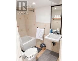 Lower - 211 Melita Avenue, Toronto, ON M6G2A1 Photo 6