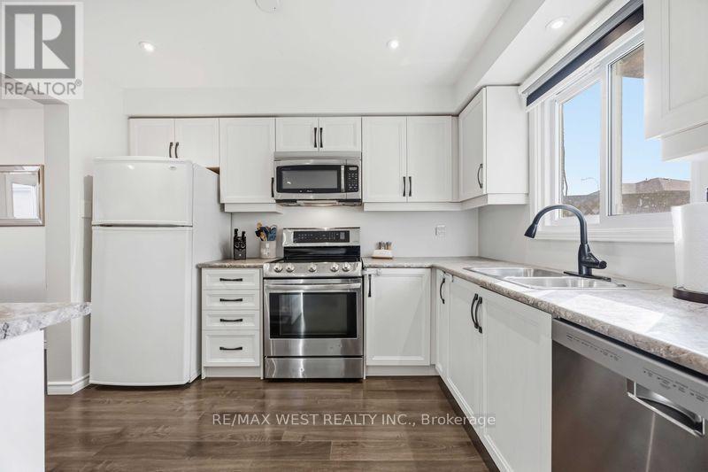 67 Woodstone Place, Whitby, ON photo 11