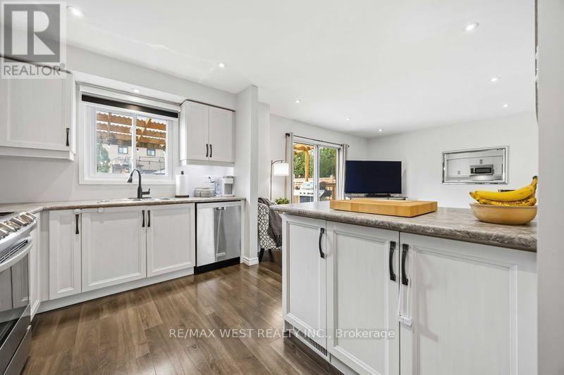 67 Woodstone Place, Whitby, ON photo 16