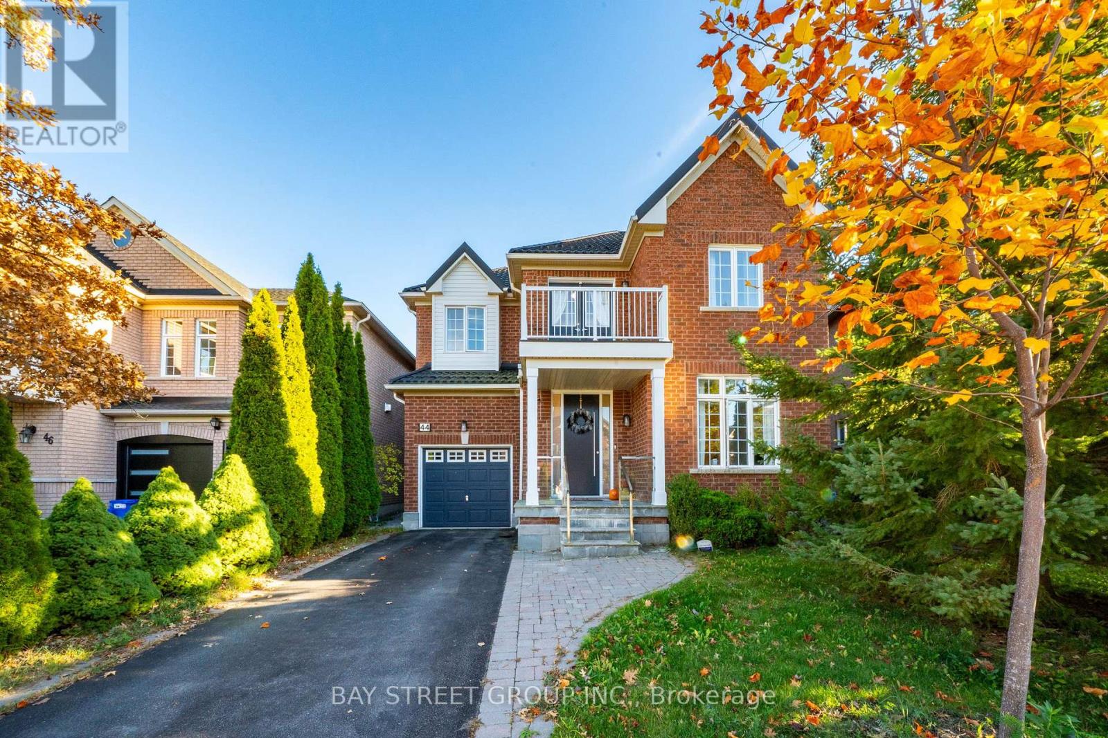44 Trish Drive, Richmond Hill, ON photo 2