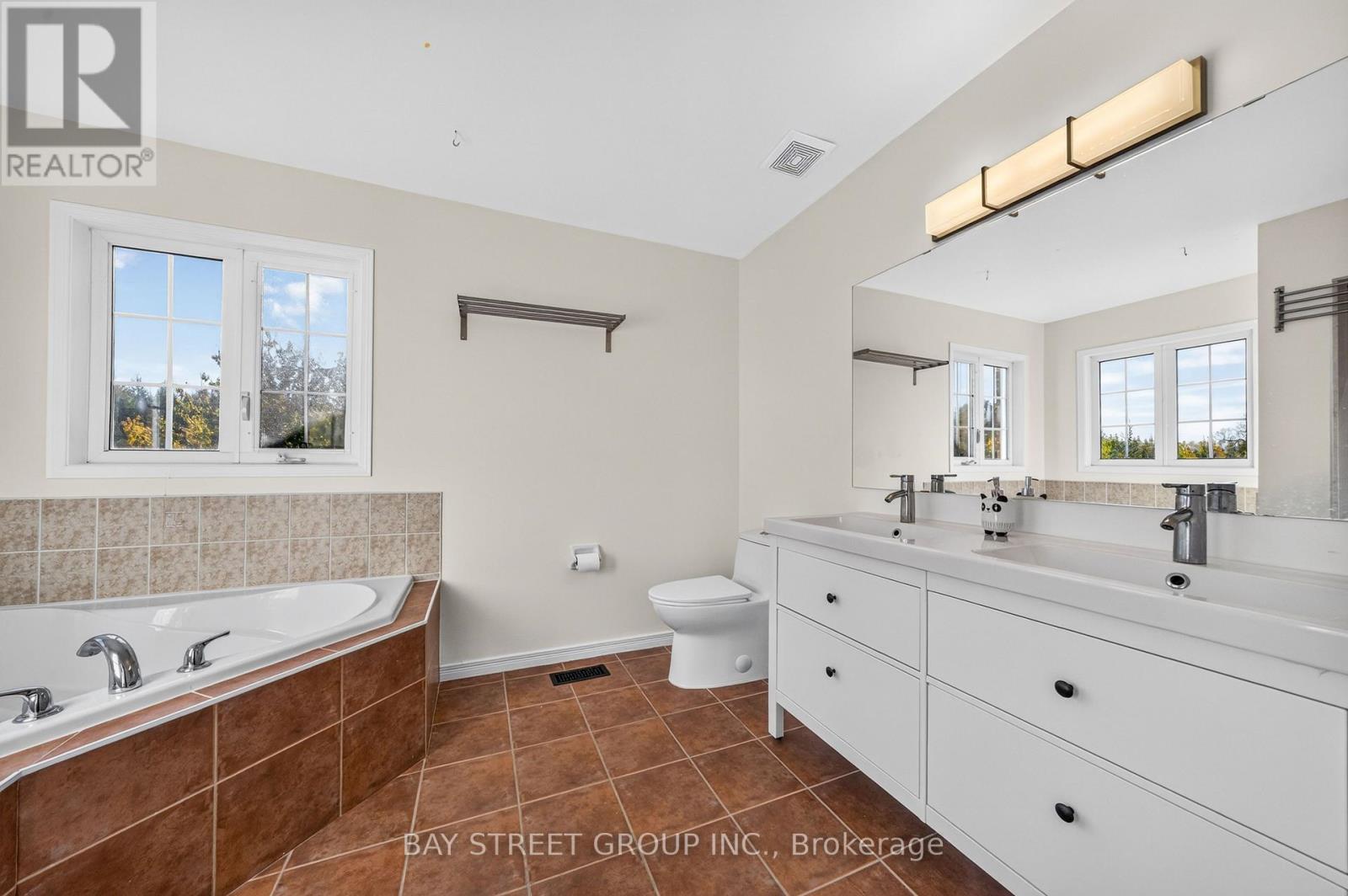44 Trish Drive, Richmond Hill, ON photo 23