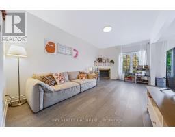44 Trish Drive, Richmond Hill, ON L4E5C4 Photo 12