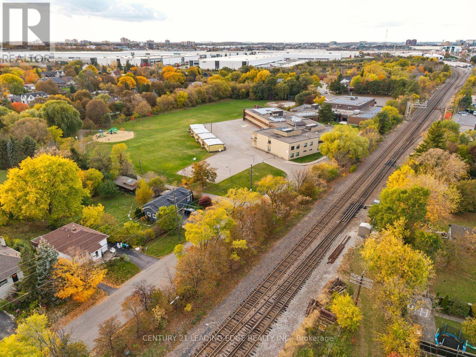 58 RUTLEDGE Road, Mississauga, ON photo 8