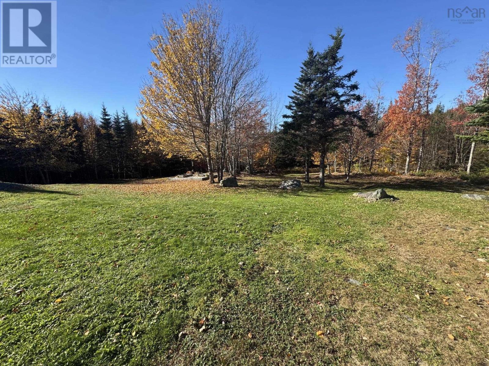 92 Emily Court, photo 43