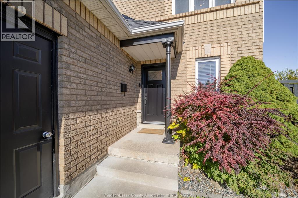 1016 PEACH BLOSSOM CRESCENT, Windsor — photo 3