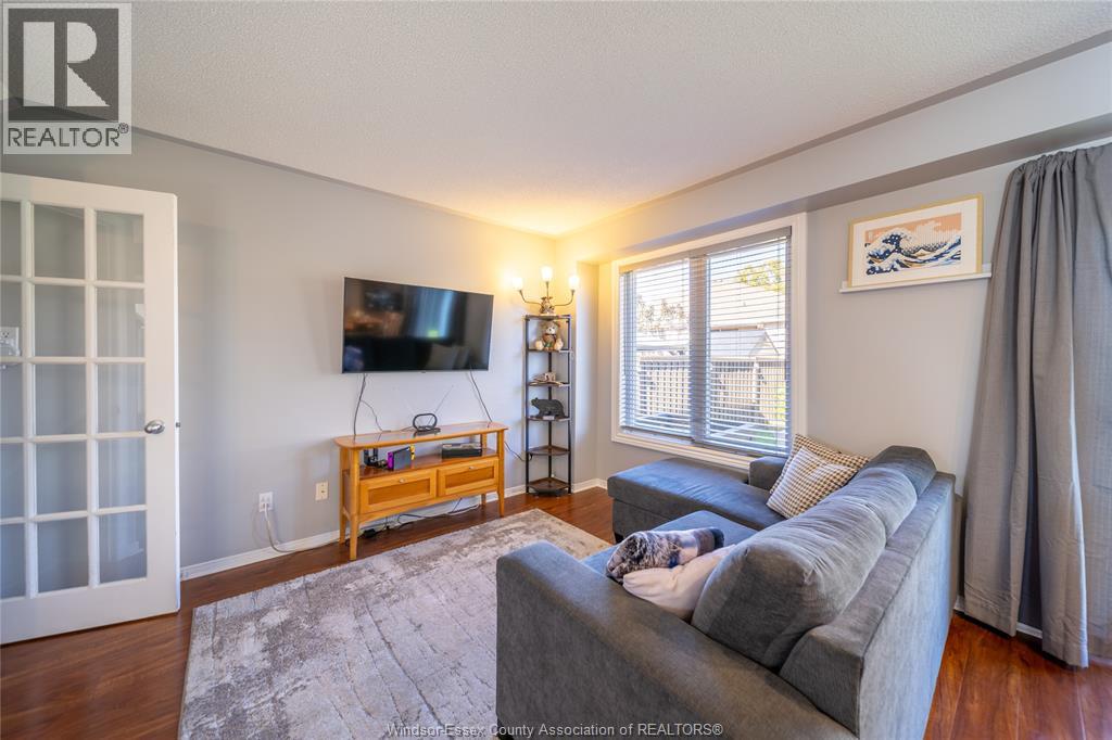 1016 PEACH BLOSSOM CRESCENT, Windsor — photo 9