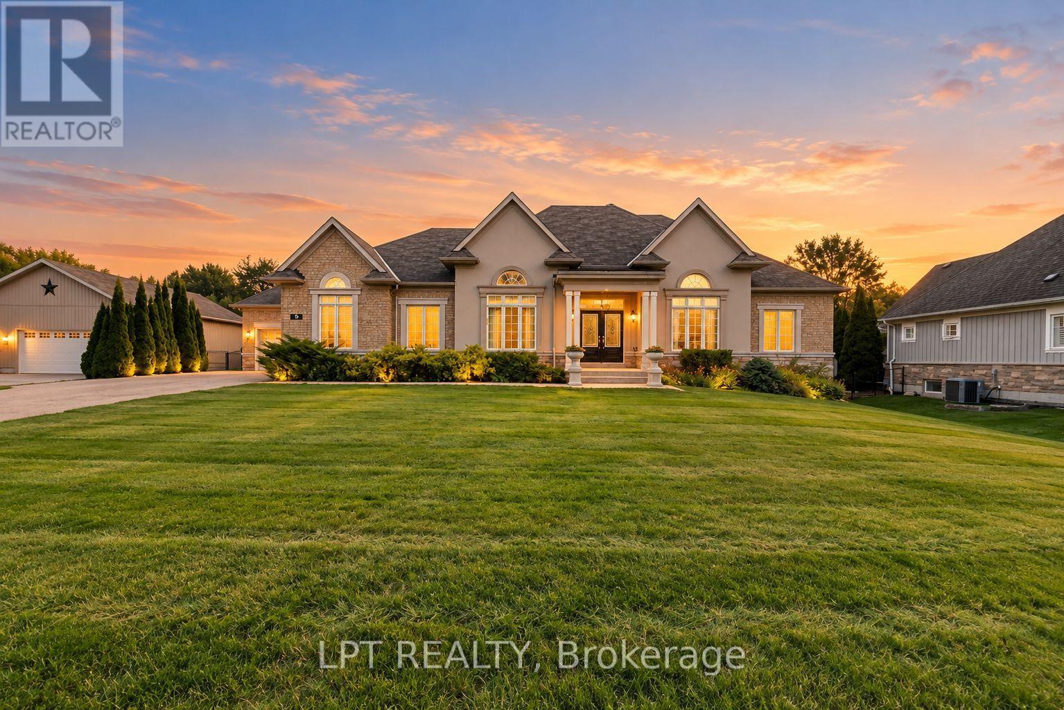 5 Wolford Court, Georgina, ON