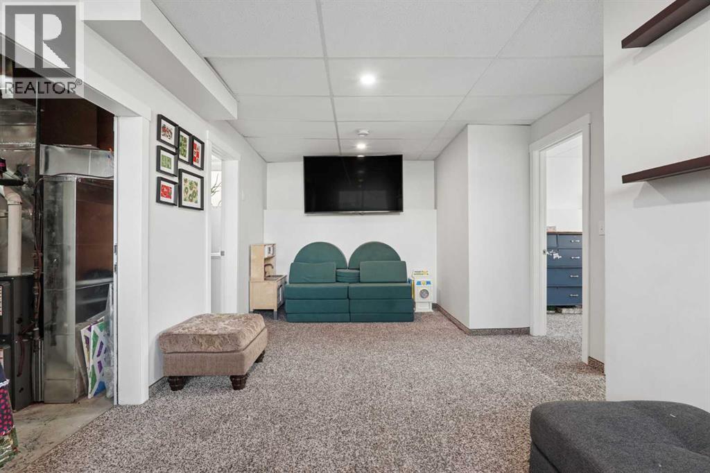 209 2 Street N, Picture Butte — photo 17