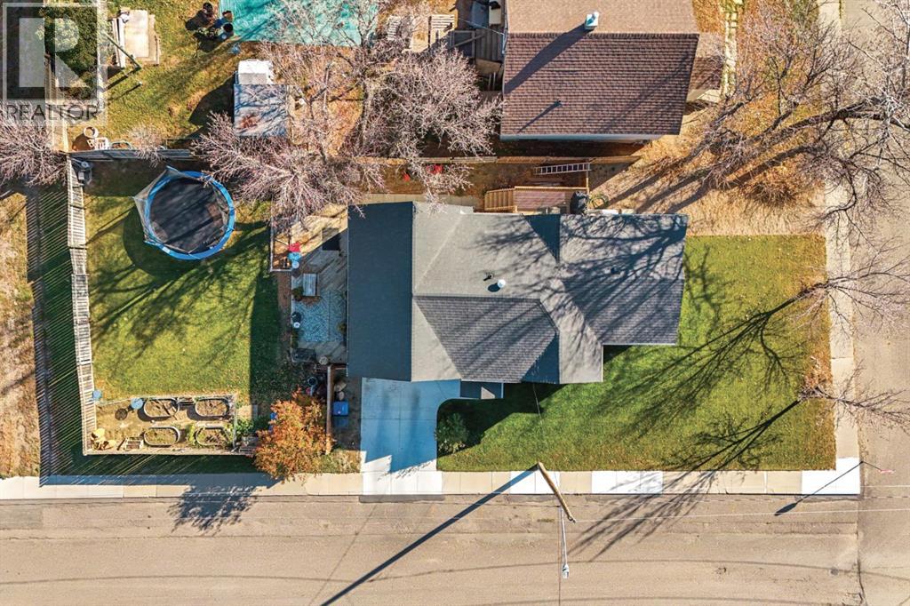 209 2 Street N, Picture Butte — photo 35
