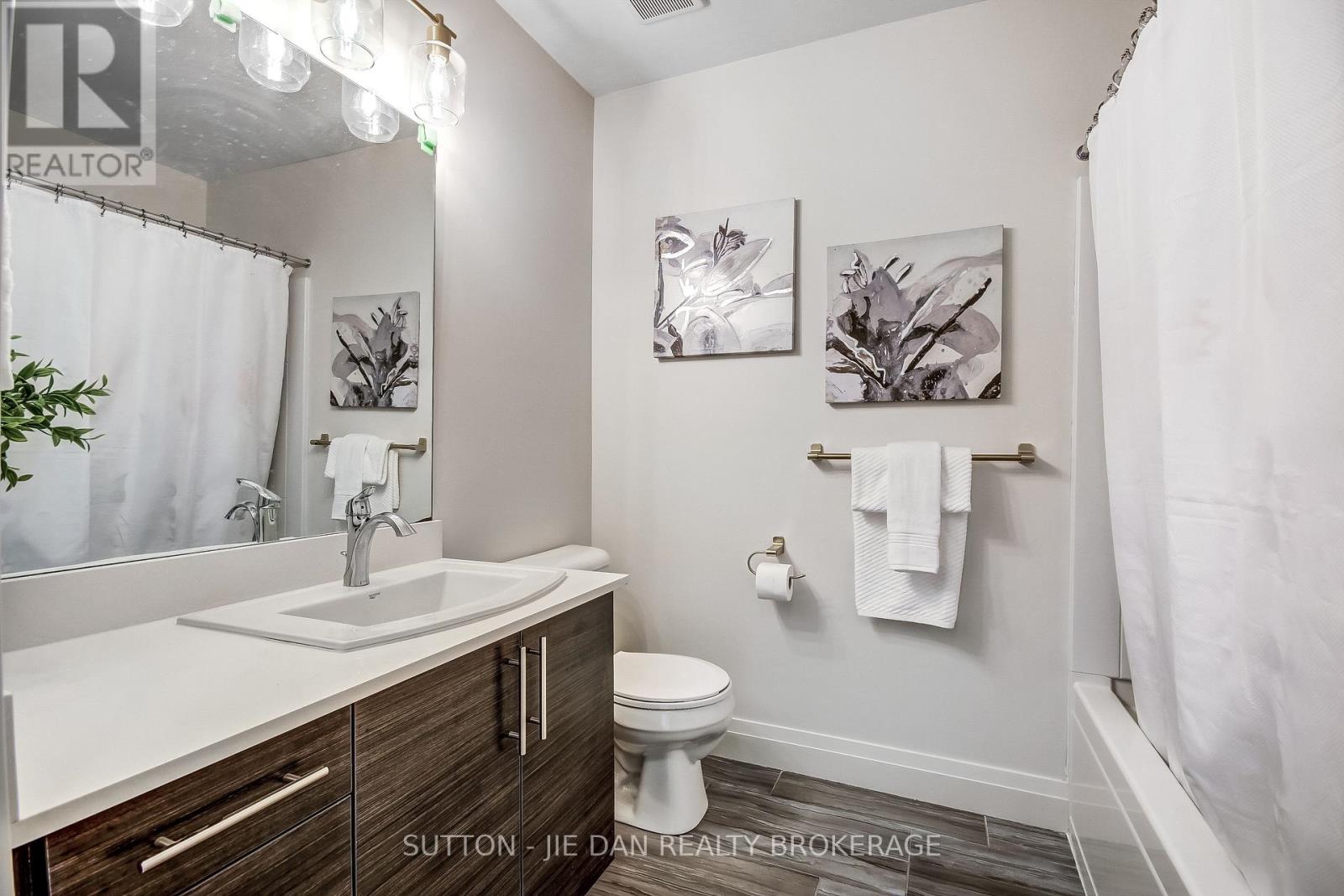 2 bedroom Single Family interior view, 78- 3025 SINGLETON Avenue, London South (South W), Ontario