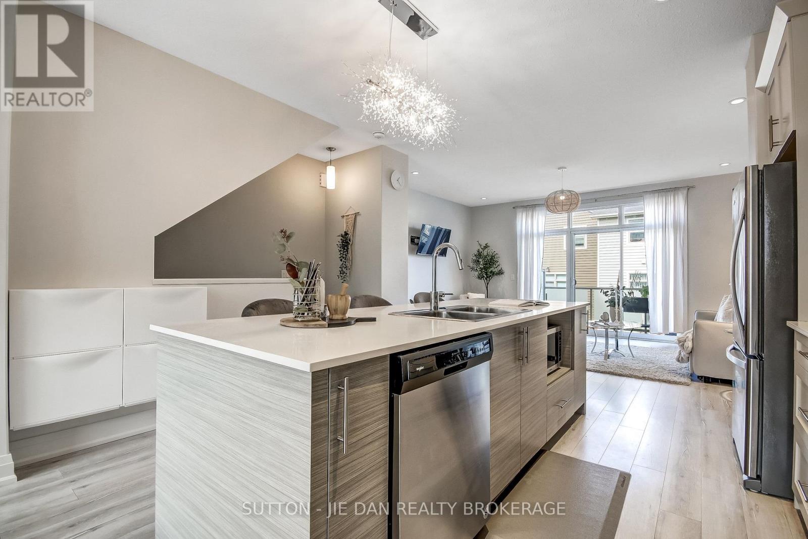 2 bedroom Single Family interior view, 78- 3025 SINGLETON Avenue, London South (South W), Ontario