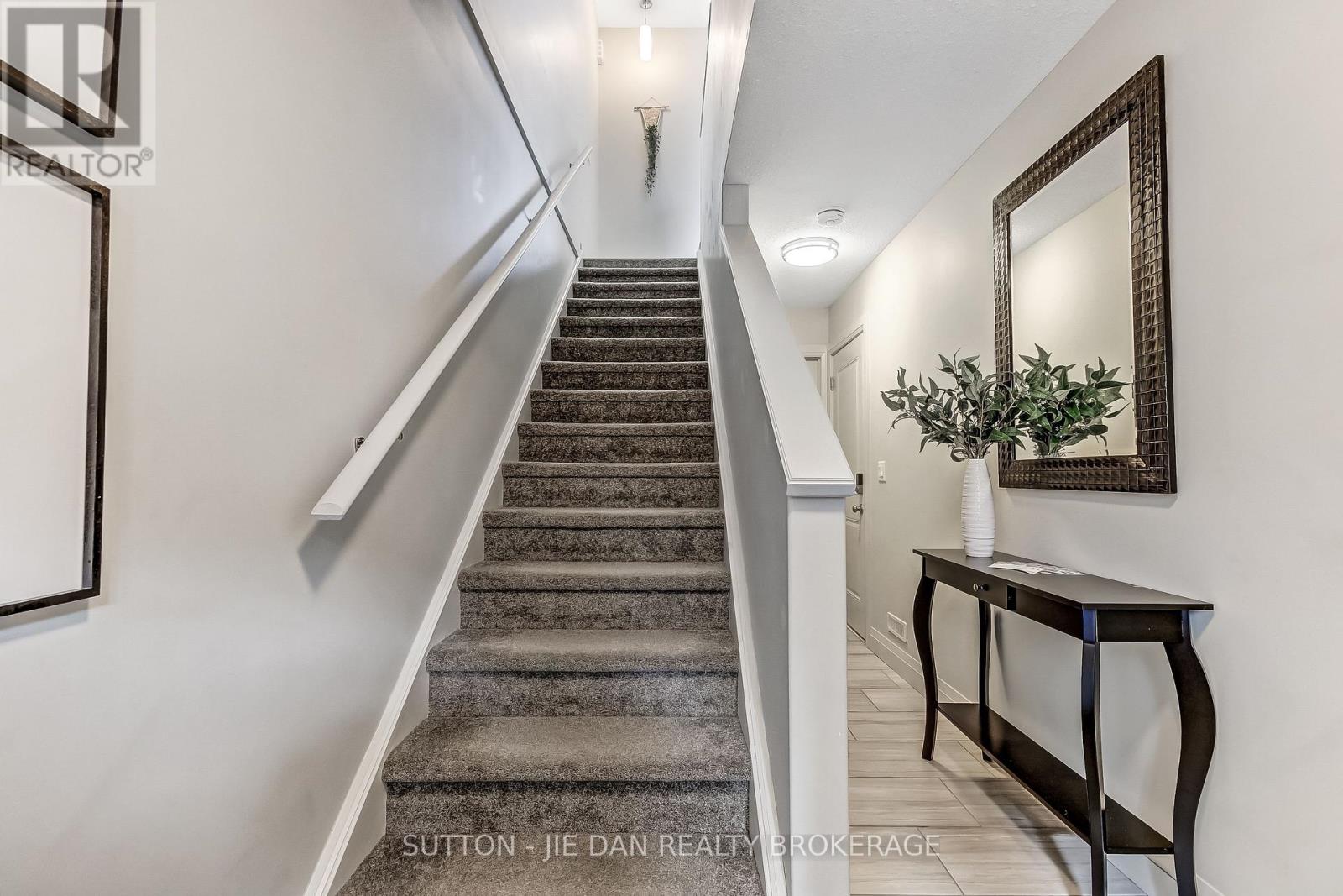 2 bedroom Single Family interior view, 78- 3025 SINGLETON Avenue, London South (South W), Ontario