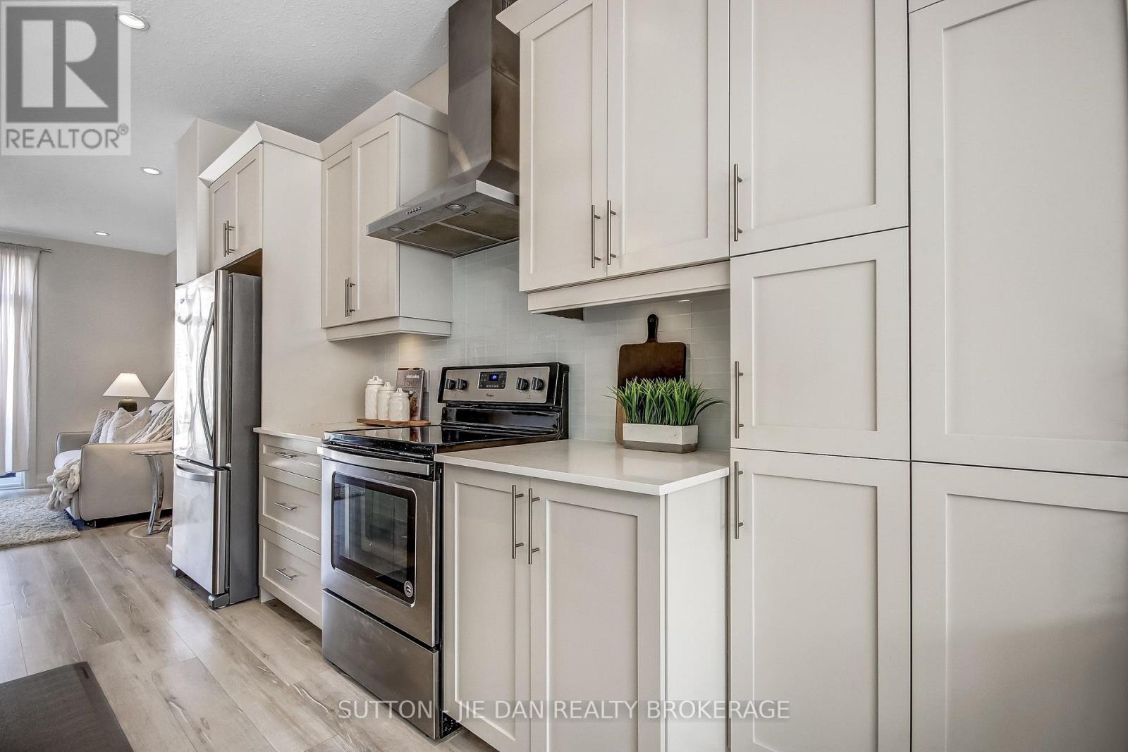 2 bedroom Single Family interior view, 78- 3025 SINGLETON Avenue, London South (South W), Ontario