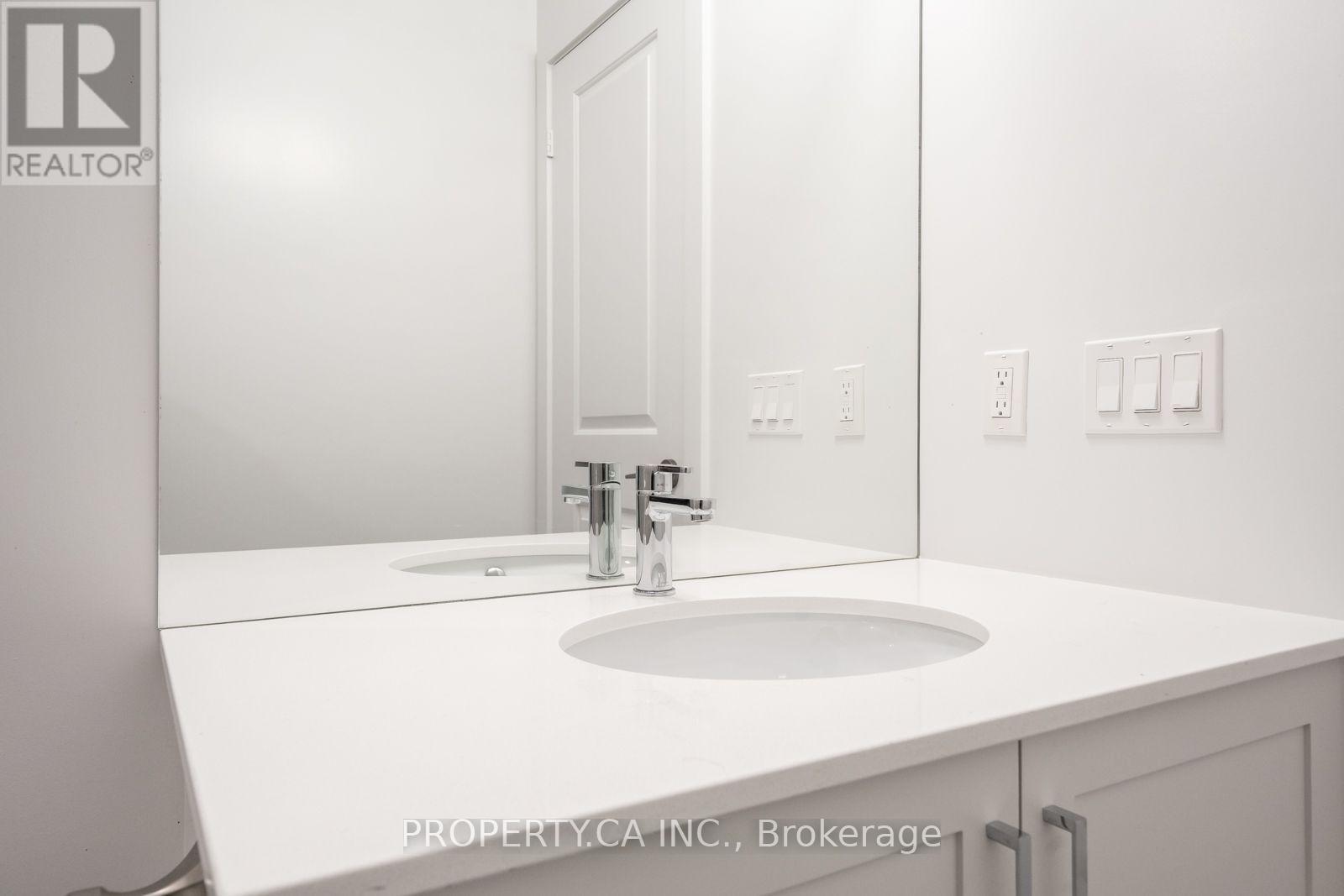 1103- 11 Lillian Street, Toronto, ON photo 18